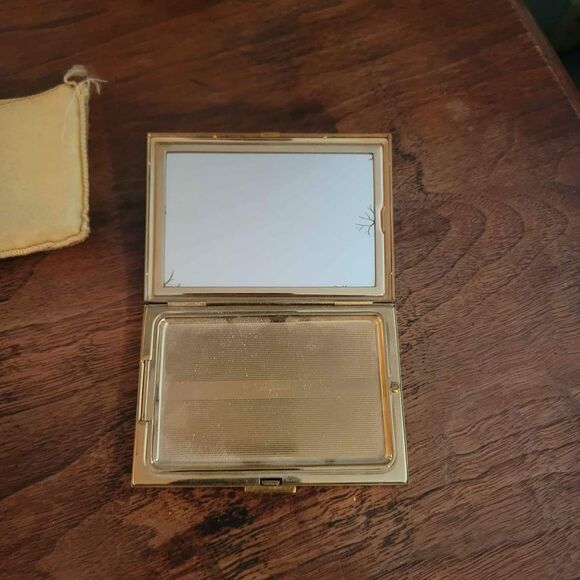 Vintage Brass Majestic Pressed Powder  Compact with dustbag - Picture 3 of 8